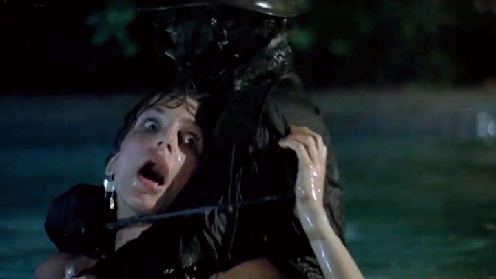 「ローズマリー」プールでの殺人