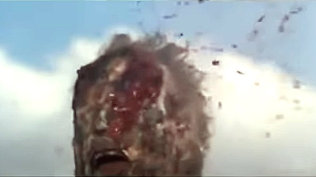 「ナイトメア・シティ」着弾するダミーヘッド