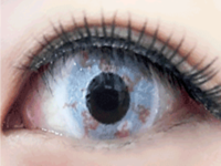 「ゾンビの目！特殊メイク、コスプレ用カラコン」のイメージ画像。