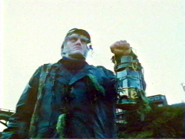 百年の時を経て海底から甦る保存状態良過ぎな水死体