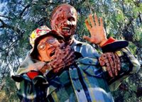 「溶解人間」首ねじ切りシーン